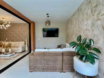 Extraordinaria casa remodelada en Mukava del Valle con Jacuzzi. Cerritos. Pereira - Colombia.