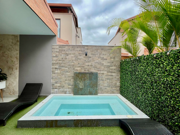 Extraordinaria casa remodelada en Mukava del Valle con Jacuzzi. Cerritos. Pereira - Colombia.