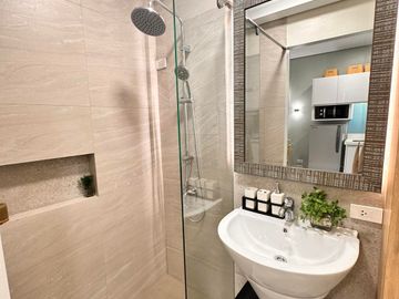 WESTWIND AT LANCASTER NEW  CITY LOW -RISE CONDOMINIUM 1BEDROOM AS LOW AS 10,000 MONTHLY .