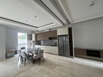 Disewakan Tahunan Rumah Baru Siap Huni di South Grove, Lebak Bulus, Full Furnished