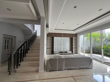 Disewakan Tahunan Rumah Baru Siap Huni di South Grove, Lebak Bulus, Full Furnished