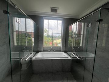 Disewakan Tahunan Rumah Baru Siap Huni di South Grove, Lebak Bulus, Full Furnished