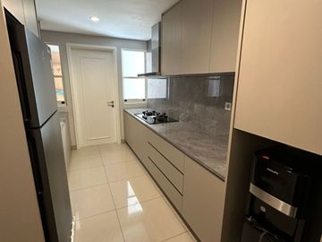 Disewakan Tahunan Rumah Baru Siap Huni di South Grove, Lebak Bulus, Full Furnished