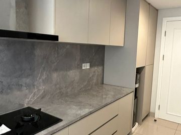 Disewakan Tahunan Rumah Baru Siap Huni di South Grove, Lebak Bulus, Full Furnished