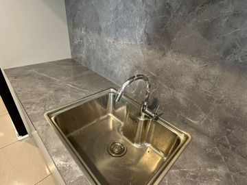 Disewakan Tahunan Rumah Baru Siap Huni di South Grove, Lebak Bulus, Full Furnished