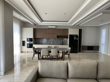 Disewakan Tahunan Rumah Baru Siap Huni di South Grove, Lebak Bulus, Full Furnished
