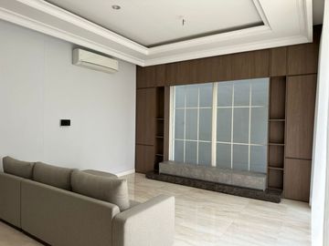 Disewakan Tahunan Rumah Baru Siap Huni di South Grove, Lebak Bulus, Full Furnished