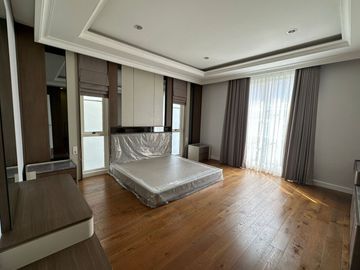 Disewakan Tahunan Rumah Baru Siap Huni di South Grove, Lebak Bulus, Full Furnished