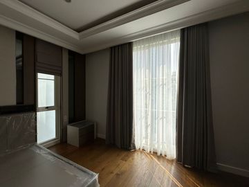 Disewakan Tahunan Rumah Baru Siap Huni di South Grove, Lebak Bulus, Full Furnished