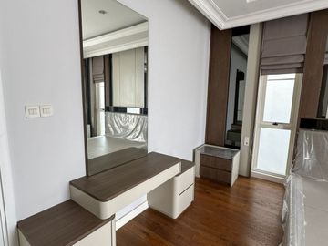 Disewakan Tahunan Rumah Baru Siap Huni di South Grove, Lebak Bulus, Full Furnished