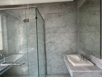 Disewakan Tahunan Rumah Baru Siap Huni di South Grove, Lebak Bulus, Full Furnished