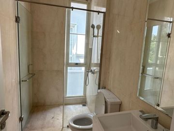 Disewakan Tahunan Rumah Baru Siap Huni di South Grove, Lebak Bulus, Full Furnished