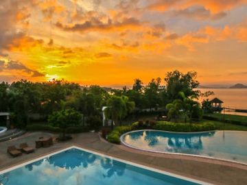 4 bedroom Rfo House and Lot Selling Fast for Sale in Orilla at Laeuna de Taal, Talisay, Batangas
