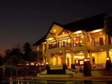 4 bedroom Rfo House and Lot Selling Fast for Sale in Orilla at Laeuna de Taal, Talisay, Batangas