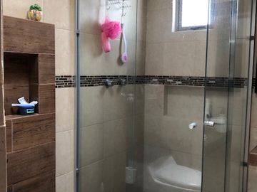 HERMOSA CASA EN VENTA EN FRACCIONAMIENTO EN CACALOMACAN-PROPIEDAD EJIDAL TODO EN ORDEN RECURSOS PROPIOS