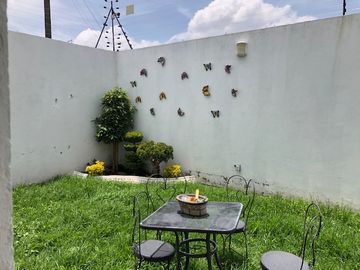HERMOSA CASA EN VENTA EN FRACCIONAMIENTO EN CACALOMACAN-PROPIEDAD EJIDAL TODO EN ORDEN RECURSOS PROPIOS