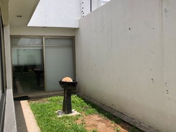 HERMOSA CASA EN VENTA EN FRACCIONAMIENTO EN CACALOMACAN-PROPIEDAD EJIDAL TODO EN ORDEN RECURSOS PROPIOS