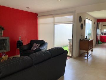 HERMOSA CASA EN VENTA EN FRACCIONAMIENTO EN CACALOMACAN-PROPIEDAD EJIDAL TODO EN ORDEN RECURSOS PROPIOS
