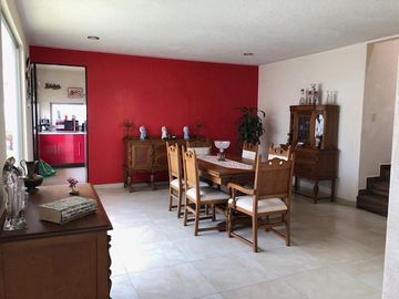 HERMOSA CASA EN VENTA EN FRACCIONAMIENTO EN CACALOMACAN-PROPIEDAD EJIDAL TODO EN ORDEN RECURSOS PROPIOS