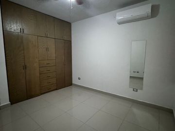CASA EN VENTA EN CUMBRES ALLEGRO