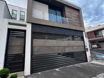 CASA EN VENTA EN CUMBRES ALLEGRO