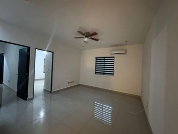 CASA EN VENTA EN CUMBRES ALLEGRO