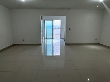 CASA EN VENTA EN CUMBRES ALLEGRO
