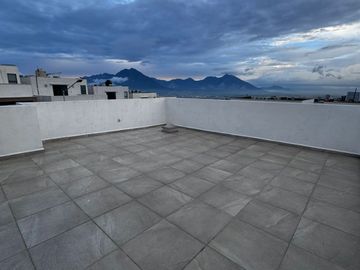 CASA EN VENTA EN CUMBRES ALLEGRO