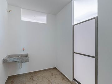 CASA EN VENTA CON ALBERCA Y JARDIN PRIVADA AL SUR DE CUERNAVACA, XOCHITEPEC, MORELOS