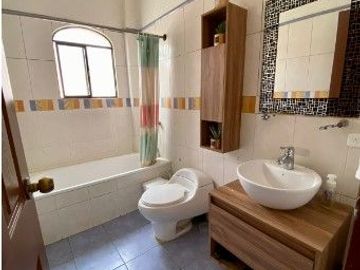 SE VENDE CASA DE 4 DORMITORIOS EN CONJUNTO PRIVADO SECTOR LA ARMENIA 2 - VALLE DE LOS CHILLOS