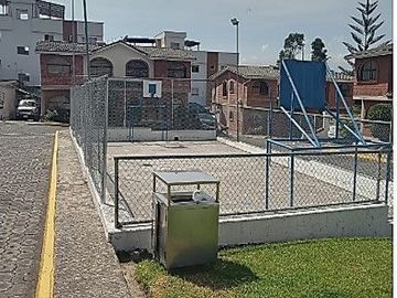 SE VENDE CASA DE 4 DORMITORIOS EN CONJUNTO PRIVADO SECTOR LA ARMENIA 2 - VALLE DE LOS CHILLOS