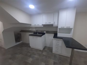 SE ARRIENDA MINI DEPARTAMENTO EN URBANIZACIÓN SECTOR CASHAPAMBA - VALLE DE LOS CHILLOS