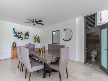 CASA SOLA EN VENTA CON JARDIN Y ALBERCA PROPIA AL SUR DE CUERNAVACA, XOCHITEPEC, MORELOS