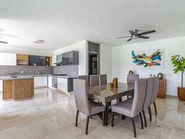 CASA SOLA EN VENTA CON JARDIN Y ALBERCA PROPIA AL SUR DE CUERNAVACA, XOCHITEPEC, MORELOS