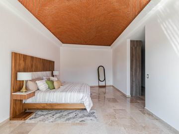 CASA SOLA EN VENTA CON JARDIN Y ALBERCA PROPIA AL SUR DE CUERNAVACA, XOCHITEPEC, MORELOS