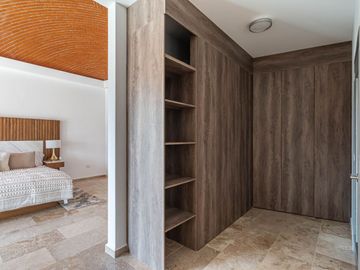 CASA SOLA EN VENTA CON JARDIN Y ALBERCA PROPIA AL SUR DE CUERNAVACA, XOCHITEPEC, MORELOS