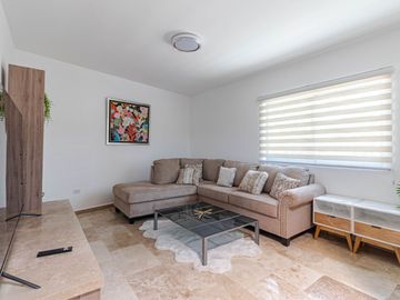 CASA SOLA EN VENTA CON JARDIN Y ALBERCA PROPIA AL SUR DE CUERNAVACA, XOCHITEPEC, MORELOS