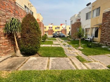 VENTA DE CASA EN FRACCIONAMIENTO EN RESIDENCIAL LOS SAUCES EN EMILIANO ZAPATA EN MORELOS