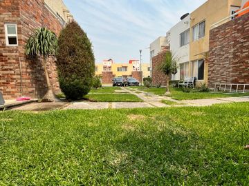 VENTA DE CASA EN FRACCIONAMIENTO EN RESIDENCIAL LOS SAUCES EN EMILIANO ZAPATA EN MORELOS