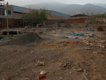 Terreno industrial de 1,300 m2 con titulo de propiedad en Puente Piedra zapallal