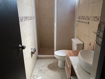 VENTA DE CASA EN EL DORADO RESIDENCIAL AL SUR DE LA CD. DE LEÓN, GTO