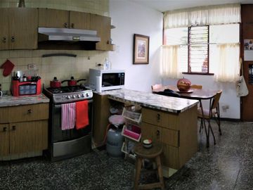 SURCO VENTA CASA * AT: 304.00 M2 *AC: 378.00 M2 - 2 PISOS + AIRES  7 DORM 8 BAÑOS 2 COCHERAS