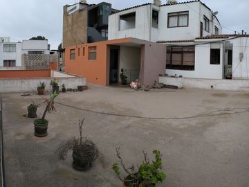 SURCO VENTA CASA * AT: 304.00 M2 *AC: 378.00 M2 - 2 PISOS + AIRES  7 DORM 8 BAÑOS 2 COCHERAS