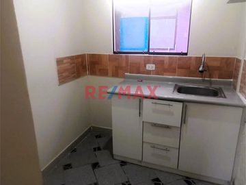 ID: 1106181 ¡Oportunidad Única! Hermosa Casa De Cuatro Pisos En Zona Estratégica De Los Olivos Por $320,000