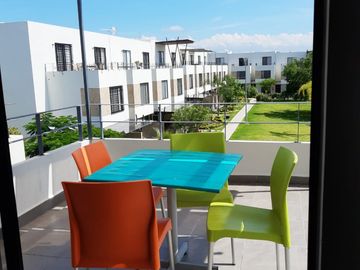 CASA EN VENTA AL SUR DE CUERNAVACA CON ALBERCA Y CANCHAS DEPORTIVAS