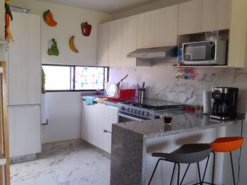 CASA EN VENTA AL SUR DE CUERNAVACA CON ALBERCA Y CANCHAS DEPORTIVAS