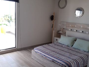CASA EN VENTA AL SUR DE CUERNAVACA CON ALBERCA Y CANCHAS DEPORTIVAS