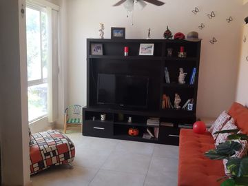 CASA EN VENTA AL SUR DE CUERNAVACA CON ALBERCA Y CANCHAS DEPORTIVAS