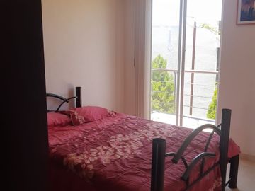 CASA EN VENTA AL SUR DE CUERNAVACA CON ALBERCA Y CANCHAS DEPORTIVAS
