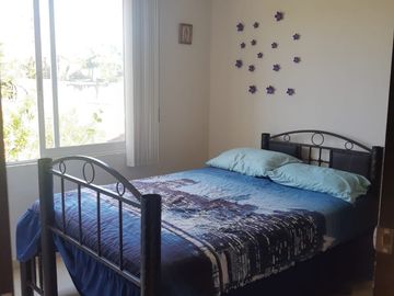 CASA EN VENTA AL SUR DE CUERNAVACA CON ALBERCA Y CANCHAS DEPORTIVAS